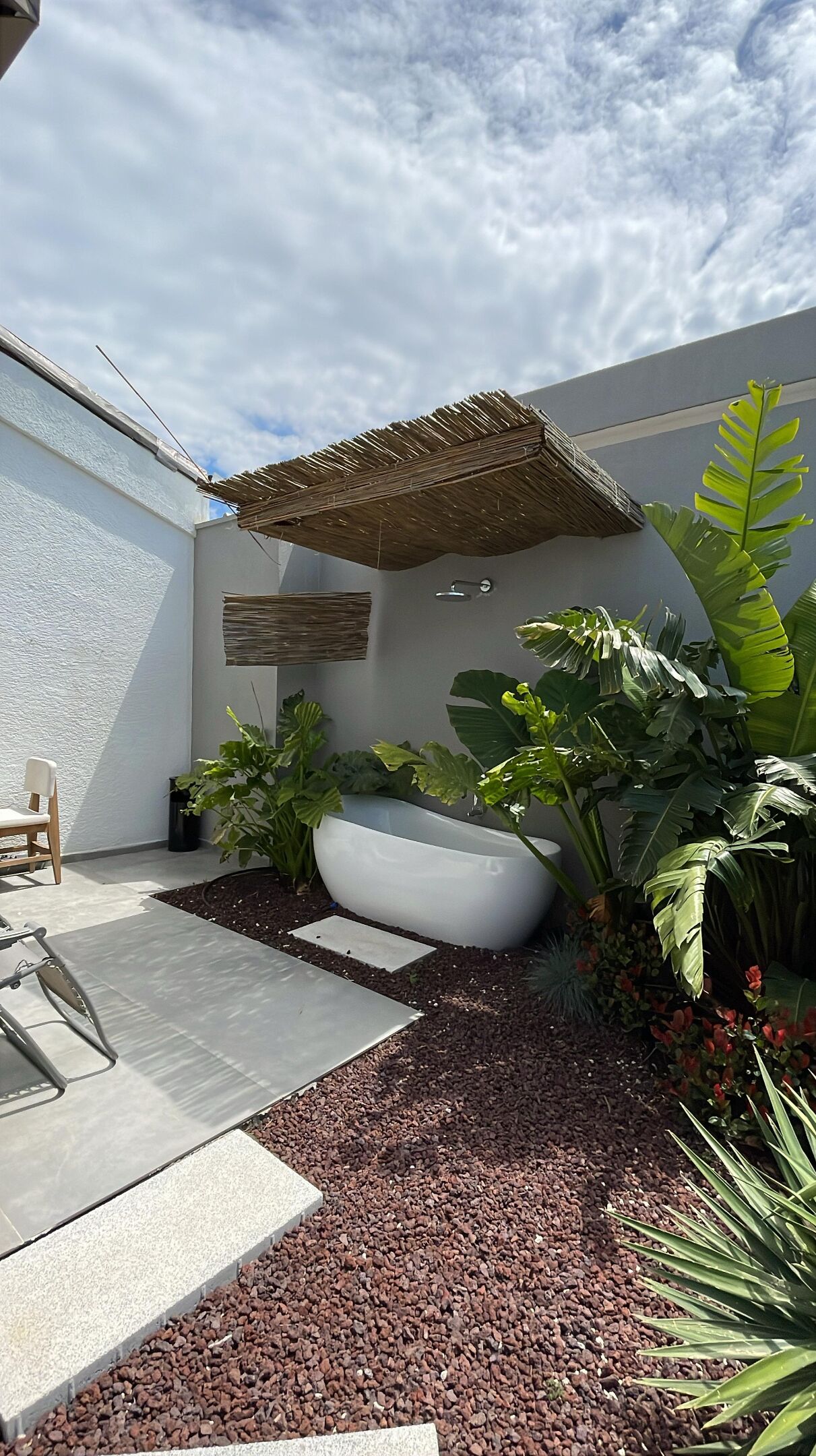 Junior Room, Hot Tub | Minibar, desk, free WiFi, bed sheets