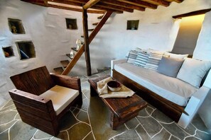 Hus – comfort | Sengetøy av topp kvalitet, minibar og safe på rommet