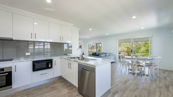 Microwave, oven, stovetop, dishwasher