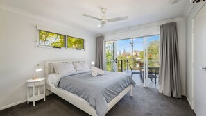 3 多间卧室、熨斗/熨衣板、WiFi、床单