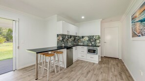 Mikrowelle, Ofen, Herdplatte, Geschirrspüler