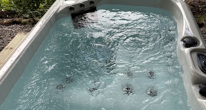 Unique Lodge in Orchard for Couples With hot tub on Request to Allow Preparation