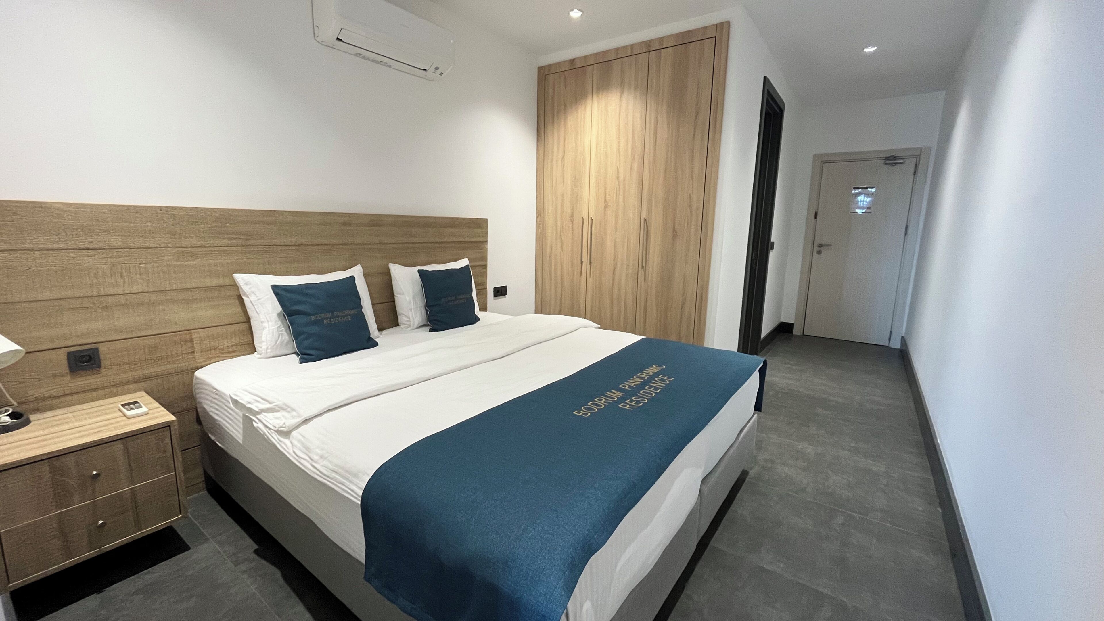 Bureau, Wi-Fi gratuit, draps fournis