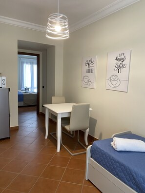 2 chambres, bureau, Wi-Fi gratuit, draps fournis