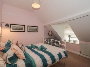2 bedrooms, individually decorated, individually furnished, free WiFi - Lavender Cottage (Lyme Regis)