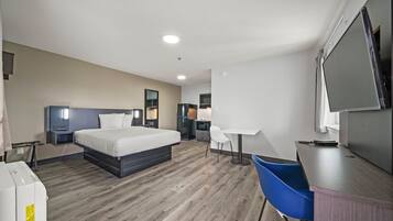 Materassi a doppio strato, una scrivania, Wi-Fi gratuito, lenzuola