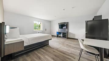 Pillow-top beds, desk, free WiFi, bed sheets