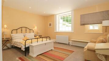 2 bedrooms, individually decorated, individually furnished, free WiFi