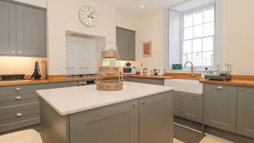 Fridge, dishwasher, electric kettle, toaster