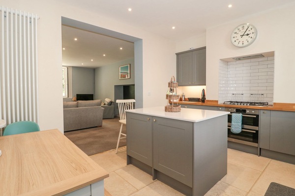 Fridge, dishwasher, electric kettle, toaster