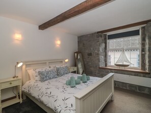 4 habitaciones, decoración personalizada y muebles diferentes 