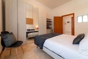 2 chambres, fer et planche à repasser, Wi-Fi gratuit, draps fournis