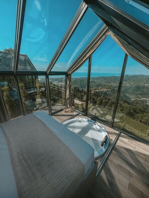 1 bedroom, premium bedding, minibar, individually decorated