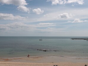 Beach nearby - Sundial House (Lyme Regis)