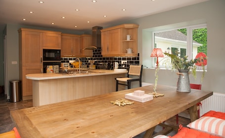 Fridge, dishwasher, electric kettle, toaster. Brooklands