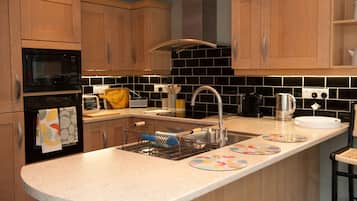 Fridge, dishwasher, electric kettle, toaster
