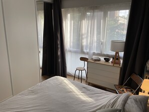 2 habitaciones, escritorio, wifi gratis y ropa de cama 