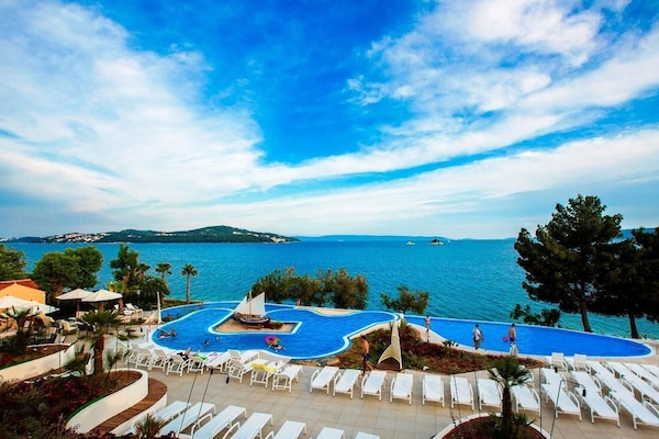 Seasonal outdoor pool