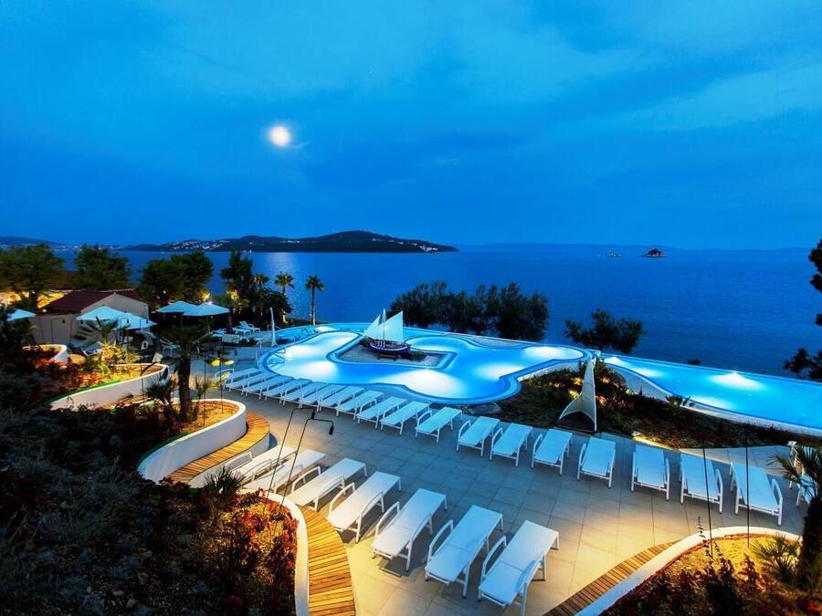 Piscina externa sazonal