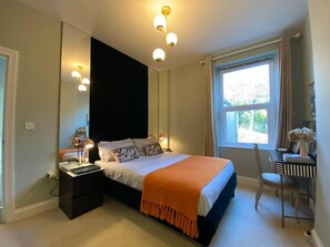 House | 4 bedrooms, iron/ironing board, free WiFi, bed sheets