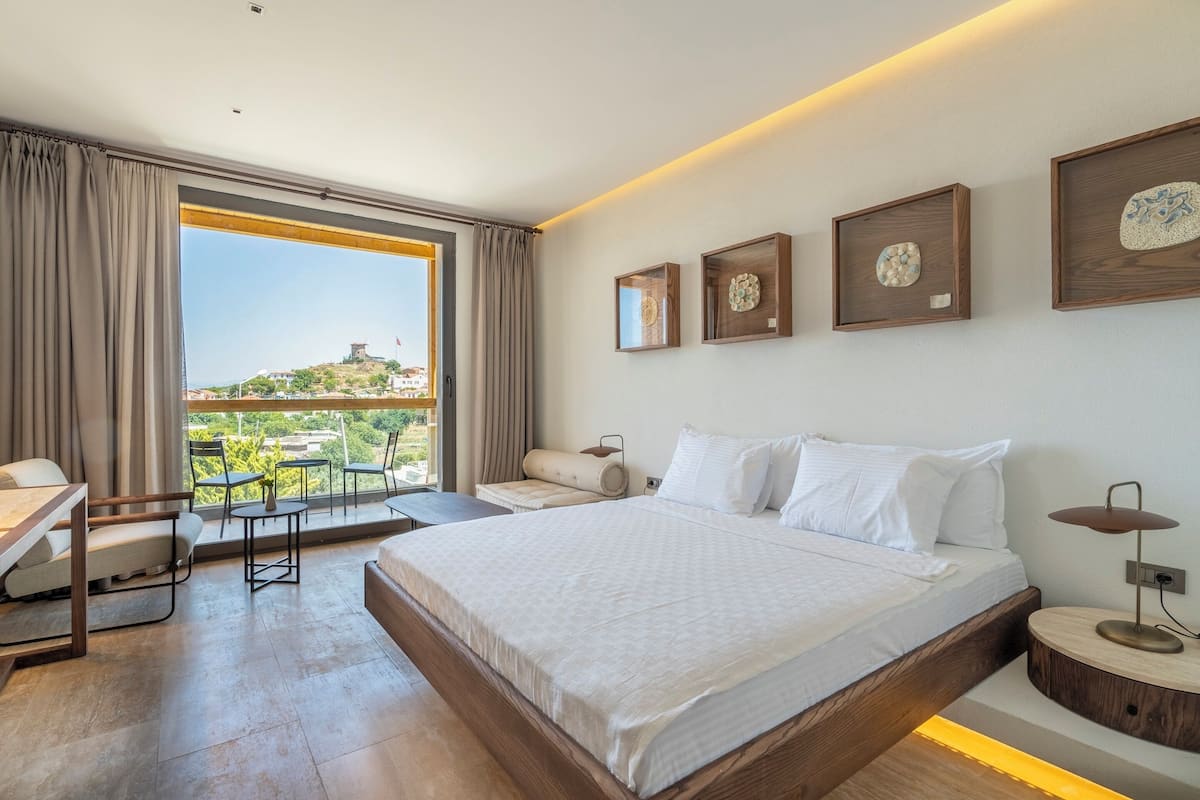 Superior Room, 1 King Bed, Garden View | Garden view