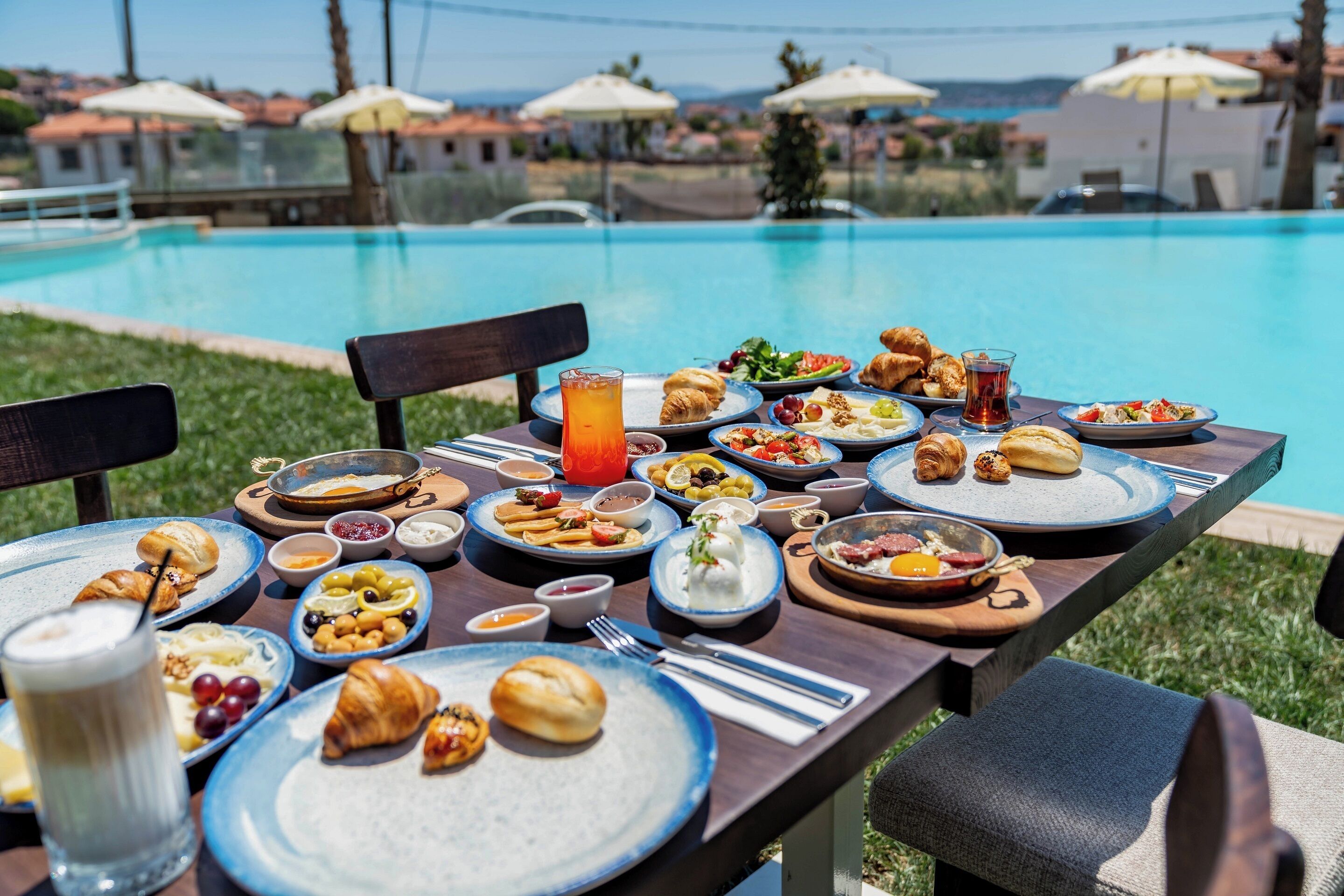 Petit déjeuner buffet (350 TRY par personne)