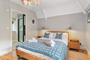 3 bedrooms, iron/ironing board, WiFi