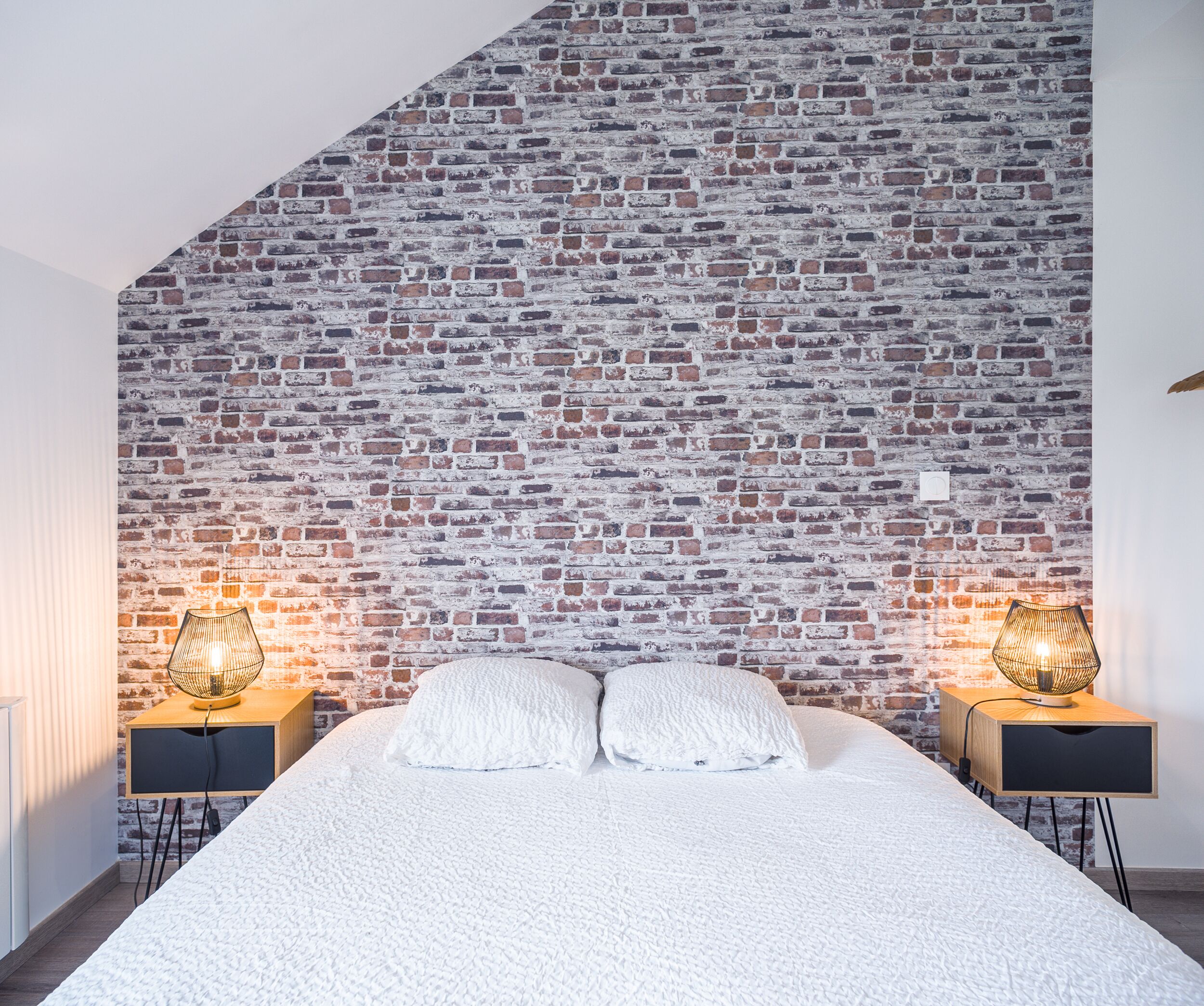 2 bedrooms, travel crib, free WiFi, bed sheets