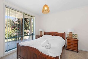 3 bedrooms, free WiFi, bed sheets