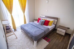 3 bedrooms, iron/ironing board, WiFi, bed sheets