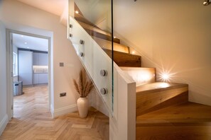 Interior - 3 Bedroom Flat With Patio in Central London (London)