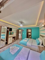 Grand Apart Daire | Anti alerjik yatak takımı, kuştüyü yorgan, masa 