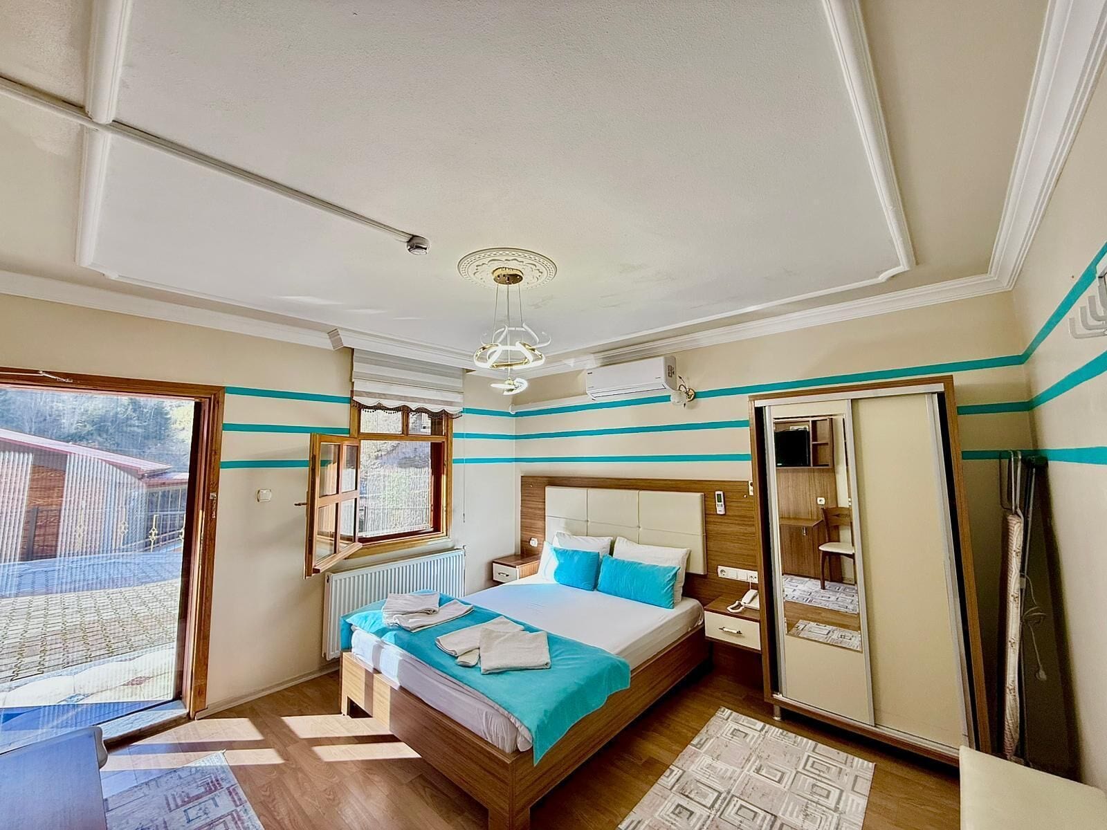 Ropa de cama hipoalergénica, cubrecamas y escritorio 