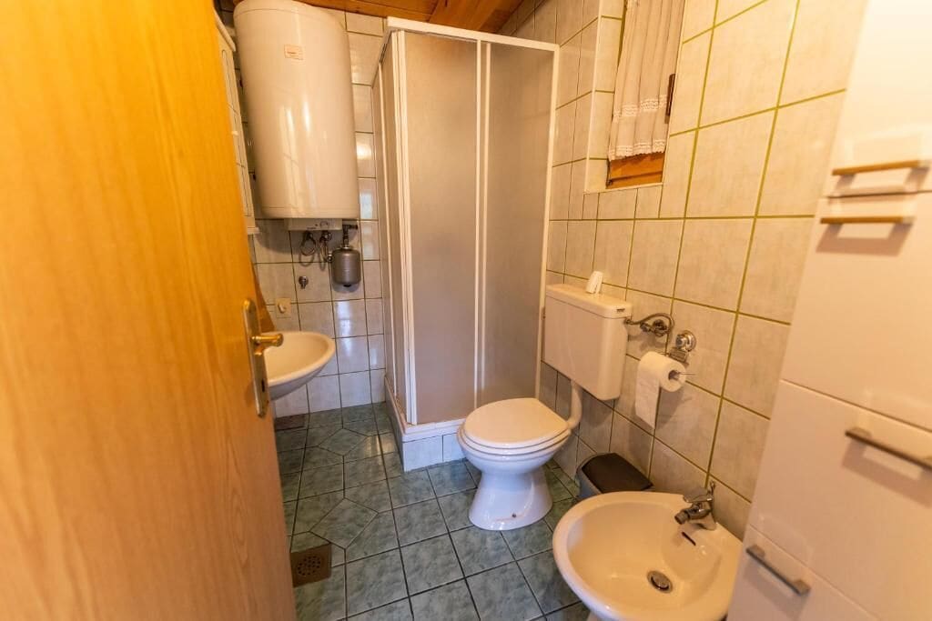 ヴィラ | バスルーム | シャワー、ヘアドライヤー、タオル