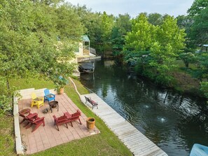 Property grounds - Red Bird Cabin - Studio Retreat (Kingsland)