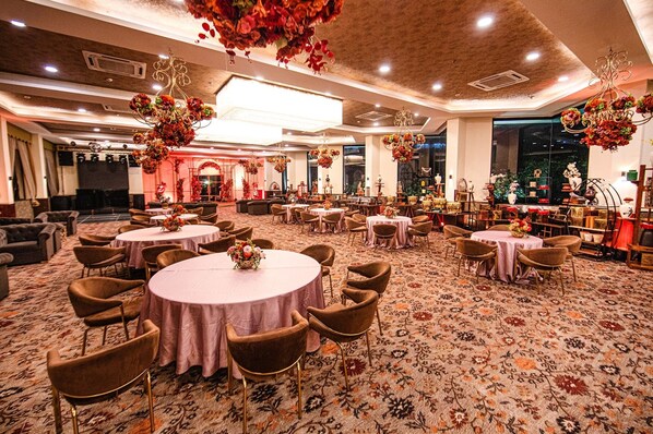 Banquet hall