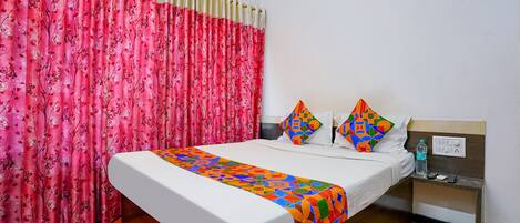 Egyptian cotton sheets, premium bedding, in-room safe, free WiFi