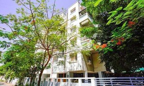 Exterior - Fabhotel Woods Regency (Pune)