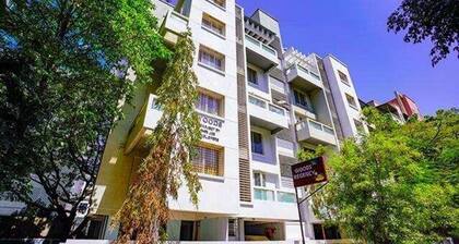 Fabhotel Woods Regency