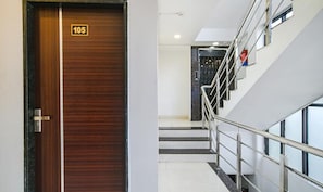 Lobby - Fabhotel S Pride (Indore)