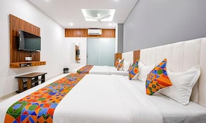 Egyptian cotton sheets, premium bedding, in-room safe, free WiFi