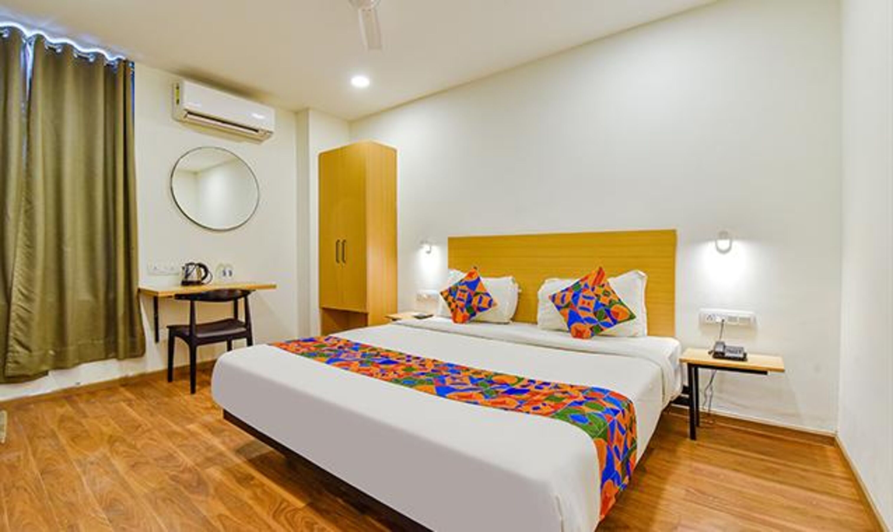 Fabhotel Ny Townhouse