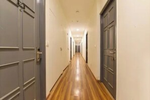 Lobby - FabHotels Ny Townhouse (Ahmedabad)