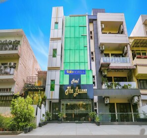 Property entrance - Fabhotel The Lazeez (New Delhi)