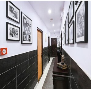 Lobby - Fabhotel The Lazeez (New Delhi)