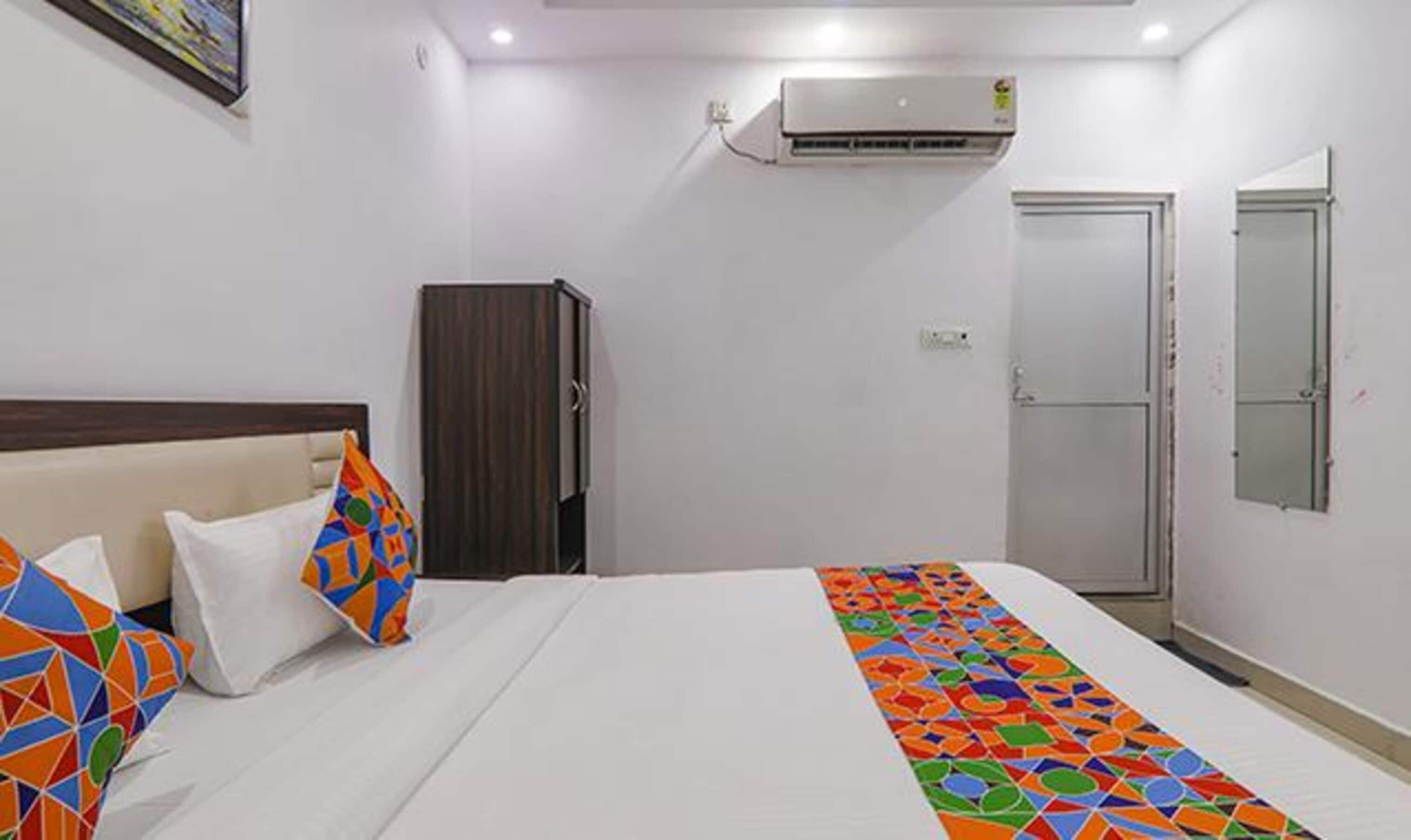 egyptian cotton sheets, premium bedding, in-room safe, free wifi