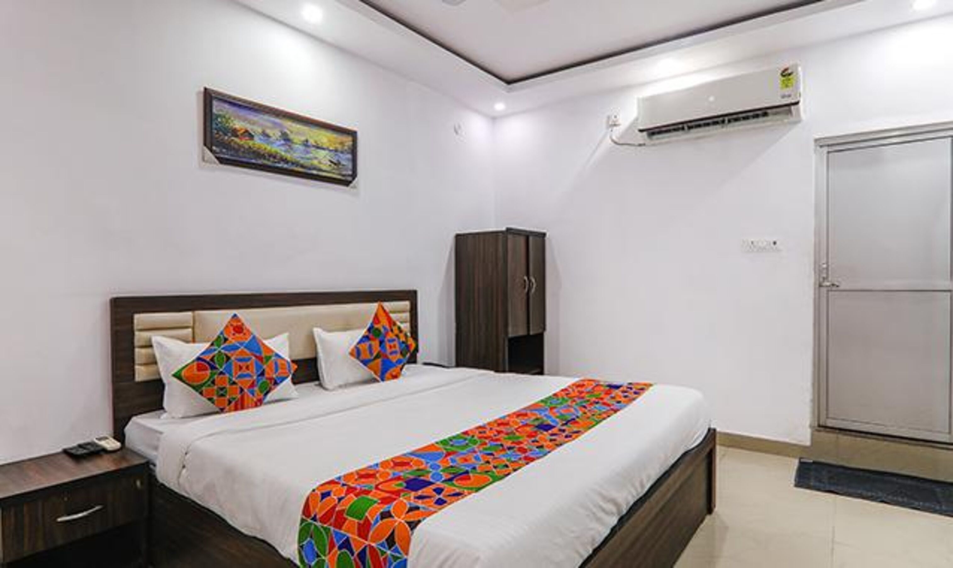 egyptian cotton sheets, premium bedding, in-room safe, free wifi