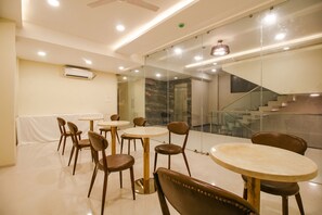 Restaurant - Fabhotel Divine Casa (Bhopal)