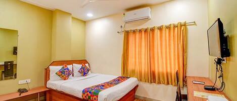 1 bedroom, Egyptian cotton sheets, premium bedding, in-room safe