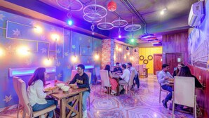 مطعم